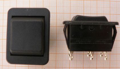 Intrerupator (On)-Off-(On), negru, 2x2circ/3poz/6pol, 16A/250V, 31x21mm, fara retinere
