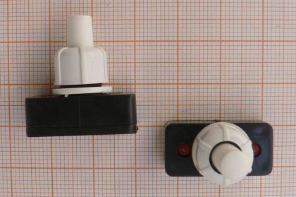 PushBut_Off-On R Negru/alb 1A/250V/mm lampa