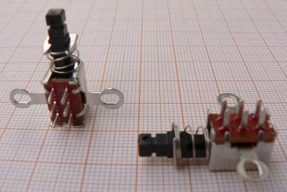 Push buton ON-OFF, albastru, fara retinere (cu fixare suplimentara prin surub pe placa)