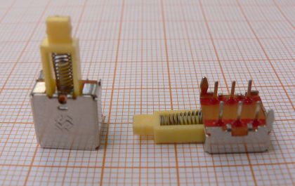 Push buton ON-(OFF), galben, pe placa