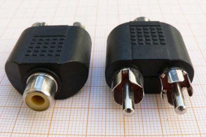 Adaptor/reductie 2x RCA tata - RCA mama (2 RCA tata + 1 RCA mama, in linie)