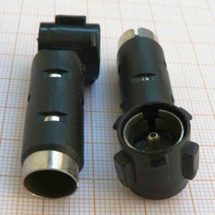 Adaptor/reductie antena auto tata 90° - mama lung, plastic
