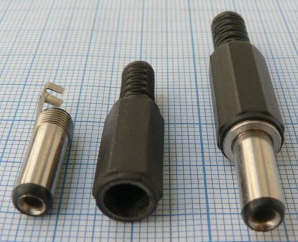 Mufa/conector DC tata 0.8x2.5x10,cablu 5mm