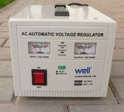 Stabilizator de tensiune cu servo AVR, 1000VA, intrare 150-220Vca, iesire 220Vca