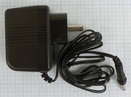 Sursa de alimentare 7,5V/0,9A, intrare 220Vca, stabilizata, cu transformator