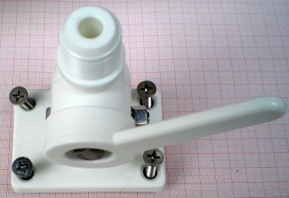 Suport plastic pentru antena, cu 2 grade de libertate, fixare in 4 suruburi
