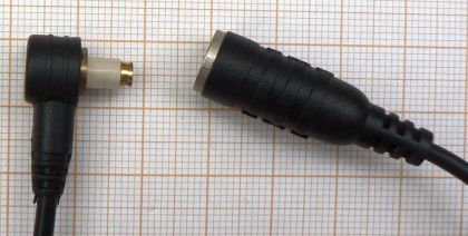 Adaptor de antena, pe cablu, pentru aparatele marca Sony: J70
