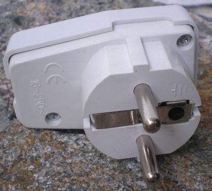 Stecher cu intrerupator (model dreptunghiular)
