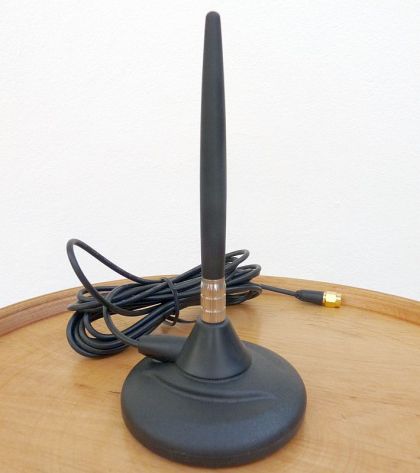 Antena auto magnetica, pentru amplificarea semnalului GSM,DCS,UMTS(3G), 4G, castig 0-2dBi, SMA tata