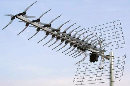 Antena TV de exterior, UIF, pentru canalele 21-60, castig 13dBi
