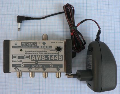 Amplificator de semnal TV CATV 1*IN-4*OUT, in banda TV 47-862, castig 14dbi