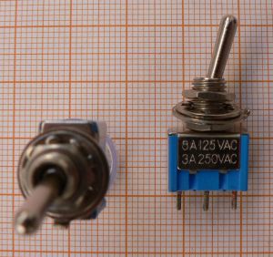 Intrerupator cu tija On-(On), nichelat, 1x2circ/3pol/2poz, 3A/250V, fi6mm