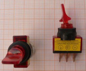 Intrerupator cu tija On-Off, nichelat, rosu, 2x1circ/4pol, 10A/250V, fi5mm, 52x17x26mm, cu lumina