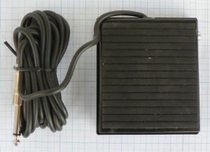 Intrerupator picior, negru metalic, Off-(On), 3A/250V, 78x90mm