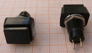 Push buton On-Off, negru/negru, 1circ/2pol/2poz, 1A/250V CA, gaura fi10mm, pe panou