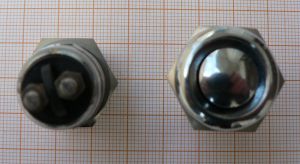 Push buton Off-(On), metalic, 1circ/2pol/2poz, 2A/250V CA, gaura fi19mm, pe panou (buton adancit)