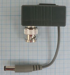 Cablu adaptor video balun, BNC tata - UTP mama, cu mufa tata alimentare 2,1x5,5mm