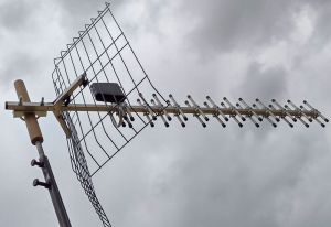 Antena pentru amplificare semnal de telefonie mobila , 21dbi