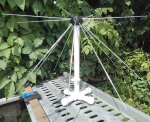 Antena discone telescopica reglabila VHF/UHF - 150 MHz-4 GHz, impedanta 50 Ohm, con si disc reglabile