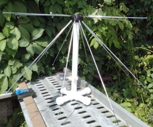 Antena discone telescopica reglabila VHF/UHF - 150 MHz-4 GHz, impedanta 50 Ohm, con si disc reglabile