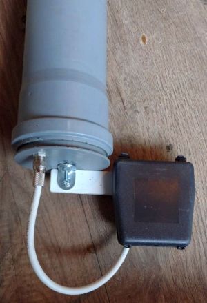 Antena FM 88-108 MHz, 2,15 dBi, Omnidirectionala, cu Amplificator si Telealimentare