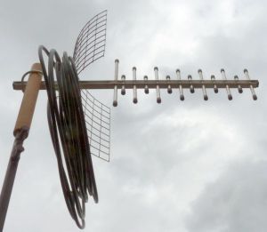 Antena pentru amplificare semnal, 800-3000MHz, 14dBi (reflector tip plasa)