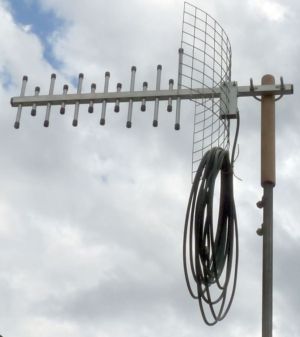 Antena pentru amplificare semnal, 800-3000MHz, 14dBi (reflector tip plasa)