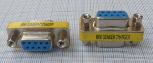 Adaptor/reductie DSUB 9 pini mama - DSUB 9 pini mama