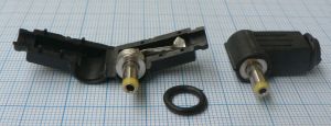 Mufa/conector DC tata 1,7x4x9,6mm, 90 grade