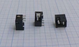 Mufa/conector DC mama, pe placa, 2,1mm (cod 0111017)