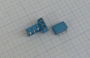 Conector 3 borne, fixare cu surub, lipire (sir de pini)