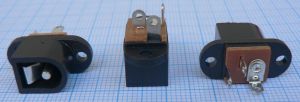 Mufa DC mama, pe placa, 2,5x5,5mm, cu 2 gauri