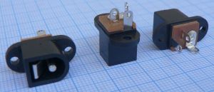 Mufa DC mama, pe placa, 2,5x5,5mm, cu 2 gauri