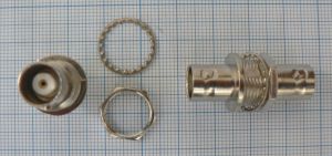 Adaptor/reductie BNC mama - BNC mama, fixare panou