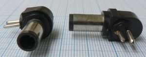 Mufa adaptoare tip reductie DC 7,4x0,8x5x14mm tata, la 90°, cu 2 pini