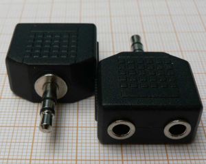 Adaptor/reductie jack tata 3,5mm stereo - 2x jack mama 3,5mm stereo