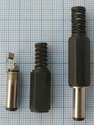 Mufa/conector DC tata 0.8x2.5x10,cablu 5mm
