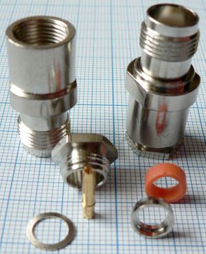 Mufa TNC mama, cablu LMR240, prindere mecanica
