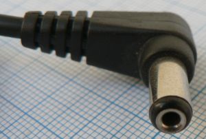 Cablu pentru surse DC, 90 grade, 2,5x5,5mm, 1,5m