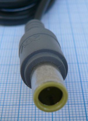 Cablu pentru surse DC, 3 fire, pin interior 7,5x0,8x5x13mm, 6,1m