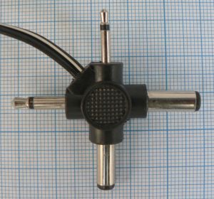 Sursa de alimentare auto, iesiri selectabile 3/4,5/6/7,5/9V-0,8A, intrare 12Vcc
