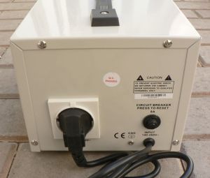 Stabilizator de tensiune cu servo AVR, 1000VA, intrare 150-220Vca, iesire 220Vca