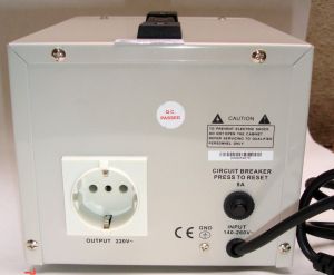 Stabilizator de tensiune cu servo AVR, 1000VA, intrare 150-220Vca, iesire 220Vca
