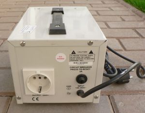 Stabilizator de tensiune cu servo AVR, 500VA, intrare 150-220Vca, iesire 220Vca