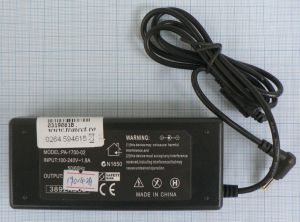 Sursa de alimentare out 19V-4.2Acc In 220Vca
