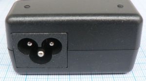 Sursa de alimentare out 19V-4.2Acc In 220Vca
