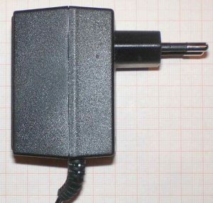 Sursa de alimentare 12V/0,5A, intrare 220Vca, marca Tonze, 2,4/6W (conector iesire specific Tonze)