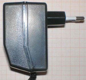 Sursa de alimentare 12V/0,5A, intrare 220Vca, cu transformator (conector iesire 0,9x3,5mm)