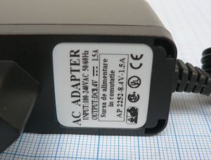 Sursa de alimentare 8,4V/1,5A, intrare 220Vca