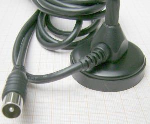 Antena magnetica DVB-T, canale 5-12/21-69, castig 3-5dBi